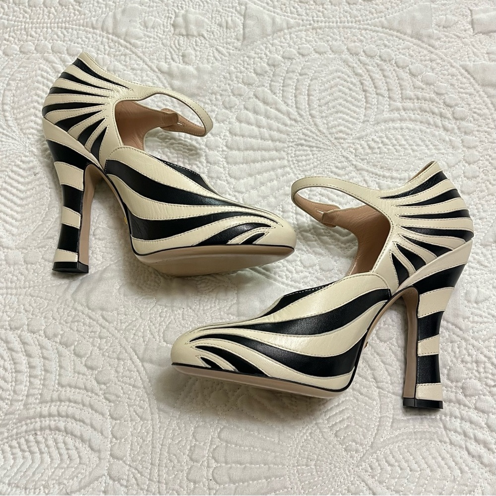 GUCCI Lesley Malaga Pump Heel Zebra Black White Leather Mary Jane Size 37 - Picture 11 of 11
